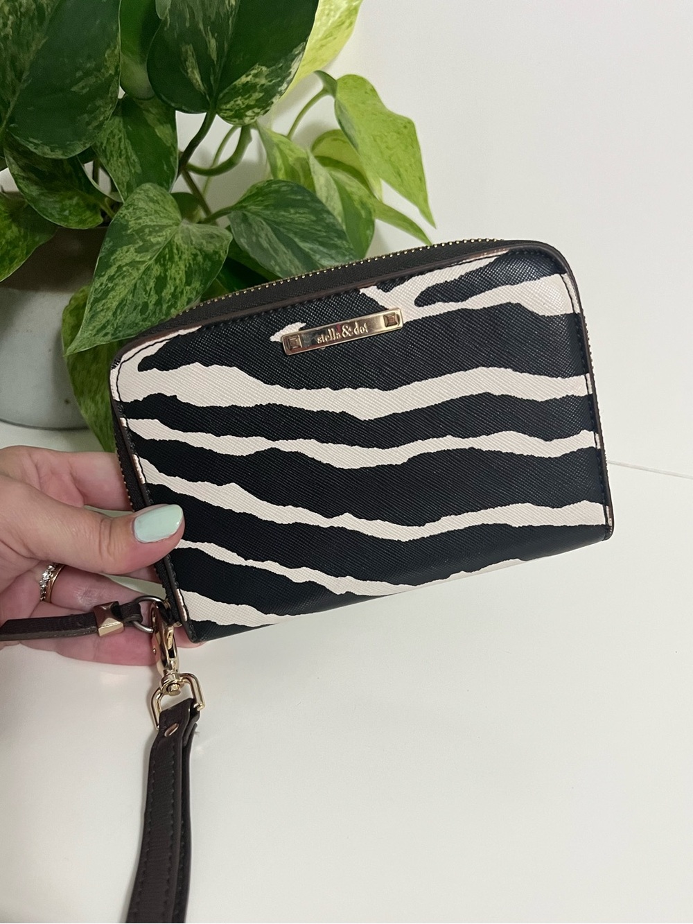 Stella & Dot Chelsea Tech Zebra Print Wallet Wristlet, EUC, Vegan
